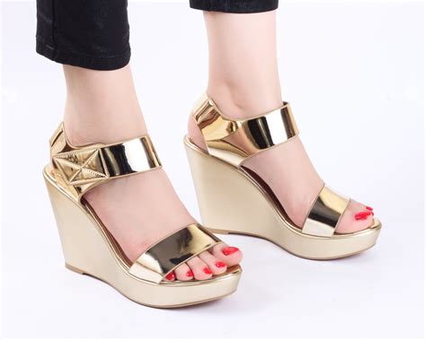 Stun Gold Wedge Heels High Heels Dech Barrouci Gold Wedge Heels