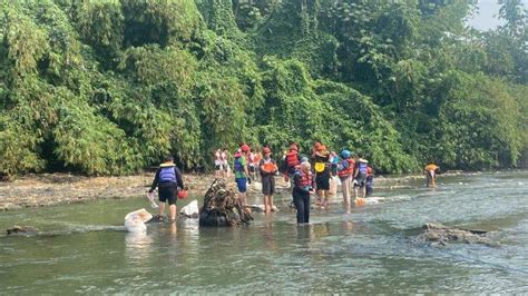 Peringati Hari Sungai Nasional 2024 Ratusan Relawan Bersihkan Sampah