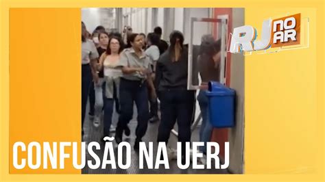 Estudantes resistem à ordem de desocupação em confusão na UERJ YouTube