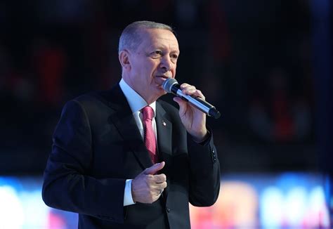 Cumhurbaşkanı Erdoğan dan gençlere cep telefonu ve bilgisayar müjdesi