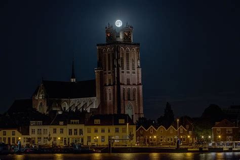 Volle Maan Als Kroon Op De Grote Kerk Dordrecht Van Patrick Blom Op