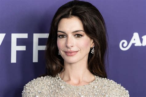 Durerea Din Spatele Z Mbetului Perfect Al Actri Ei Anne Hathaway