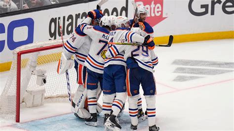 Oilers eliminate Kings in Game 6 behind late Kailer Yamamoto goal | Fox ...