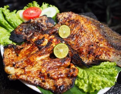 Makan Nikmat Di Saung Gawir Ciwidey Bandung