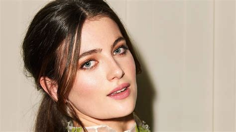 Download British Brunette Actress Woman Millie Brady Hd Wallpaper