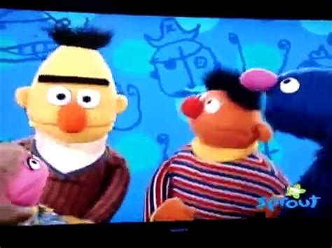 Sesame Street Play With Me Ernie Open Close Video Dailymotion