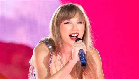 Taylor Swifts Iconic Outfits To Be Displayed In A Museum In London