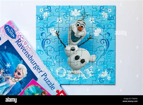 Disney Frozen Ravensburger Puzzle Jigsaw Puzzle With Puzzle Of Olaf