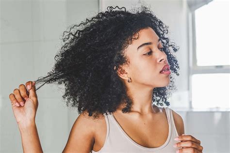 Is Your Hair Frizzy Or Dry Heres How To Tell The Difference