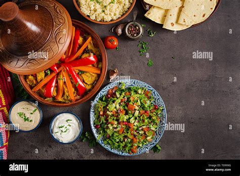 Couscous De Tajine D Agneau Marocaine Banque D Image Et Photos Alamy