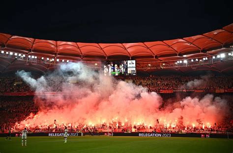 Pyrotechnik im Stadion Vereine wie der VfB Stuttgart müssen Grenzen