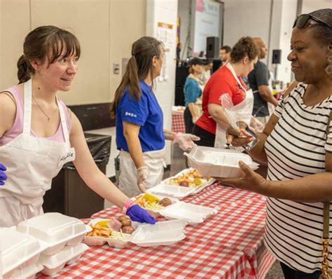 The Rose Raises Record K For Breast Cancer Care At Th Annual