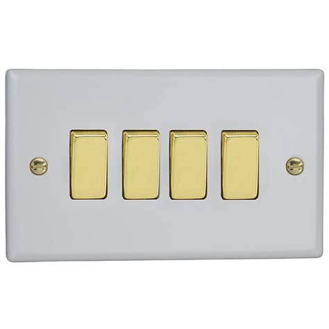 Varilight 4 Gang 10a 1 Or 2 Way Rocker Switch Twin Plate Vogue Matt White Diy At Bandq