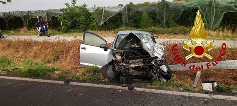 Frontale Tra Auto E Camion A Verzuolo Muore Uomo Di 85 Anni