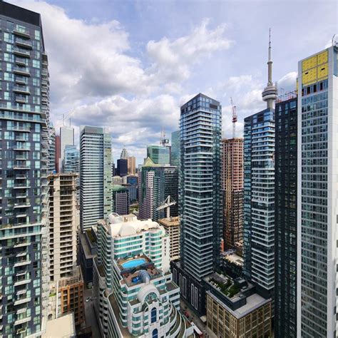 Entertainment District, Toronto, Canada : r/CityPorn