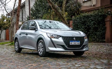 Prueba de consumo Peugeot 208 vs Citroën C3 1 2 cuánto gastan