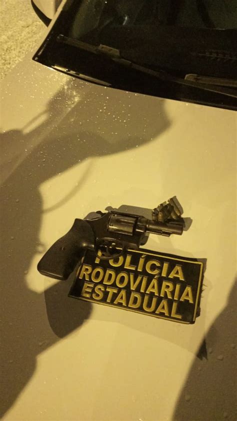 BPRE da PMCE apreende menores carro roubado e arma Polícia Militar