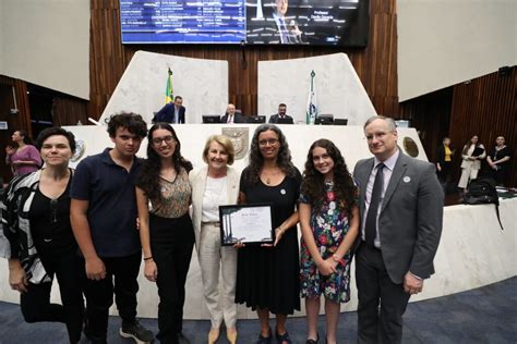 Homenagem na Alep destaca trajetória de Danilo Doneda curitibano pai