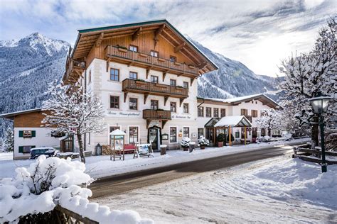 Ferienhotel Krimmlerf Lle In Krimml Hochkrimml