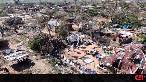 Imagens de drone mostram destruição provocada pela passagem do ciclone