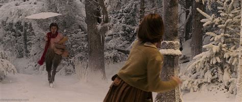 15 Pictures Of Lucy Pevensie And Mr Tumnus The Chronicles Of Narnia