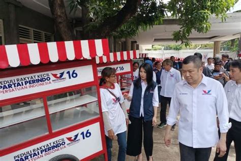 Dapat Bantuan Gerobak UMKM Perindo Pedagang Bakso Di Jaksel Semoga