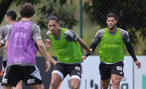 Atl Tico Divulga Lista De Jogadores Relacionados Para Enfrentar O