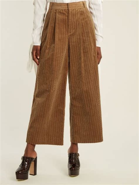 4 Ways To Wear Corduroy The Fashion Comeback Of The Year Elegantes