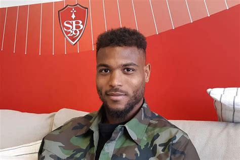 Steve Mouni Ind Cis Sur Son Avenir Avec Le Stade Brestois Africafoot