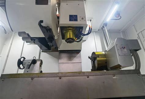 Large Cnc Vertical Machining Center Vmc1580 High Precision 5 Axis