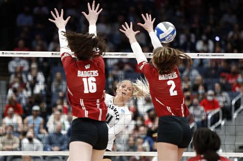 News and Report Daily 嵐 Nude photo leak of Wisconsin women s volleyball