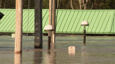 Midland Michigan Flooding Thousands Evacuate After Two Dams Are