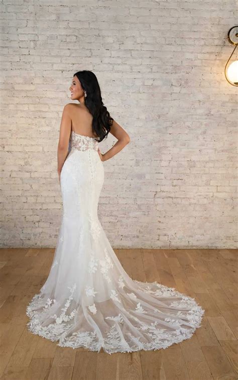 Sexy Strapless Allover Lace Fit And Flare Wedding Dress With Sweetheart Neckline