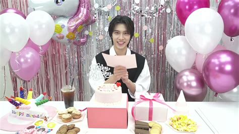 ENG SUB210928 WayV HENDERY BIRTHDAY YIZHIBO Live YouTube