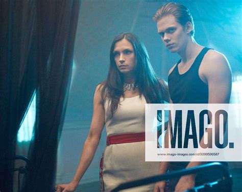 Hemlock Grove L R Famke Janssen Bill Skarsgard In Birth Season