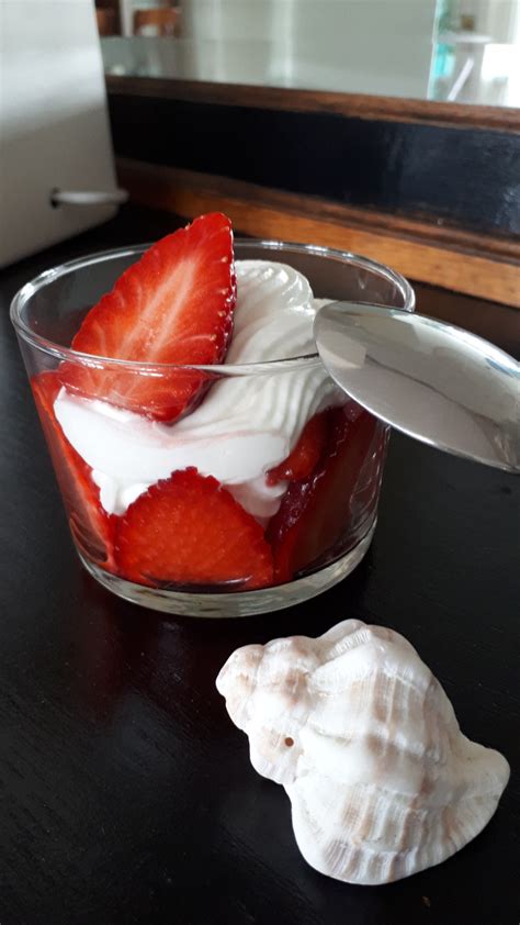 Recette Des Verrines De Mousse Petit Suisse Fraises Saveurs De Sandrine