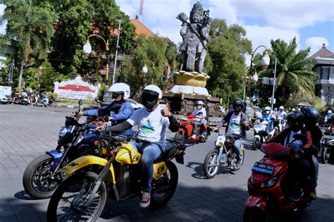 Pln Uid Jawa Timur Kampanyekan Kendaraan Listrik Di Cfd Republika Online