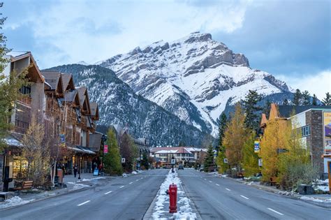 10 Best Places to Go Shopping in Banff - Where to Shop in Banff and ...