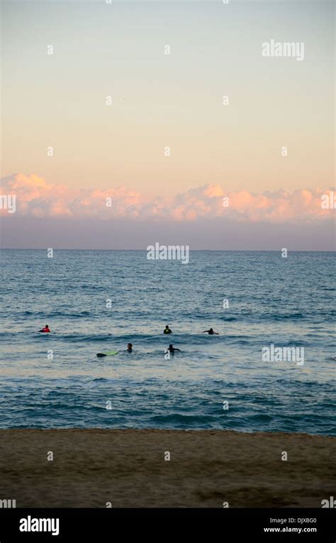 Sunset barcelona beach hi-res stock photography and images - Alamy