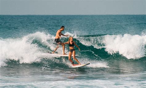 Regular Vs Goofy Foot Surfing Which Surf Stance Are You