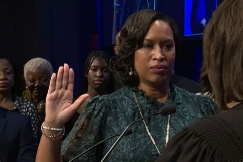 For 3rd time, Muriel Bowser is sworn in as DC mayor - WTOP News