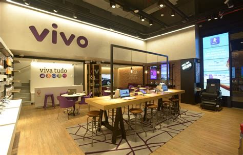 Vivo Movel Central - Vivo cresce na fibra e no móvel, e tem lucro de R$ 1,4 bi