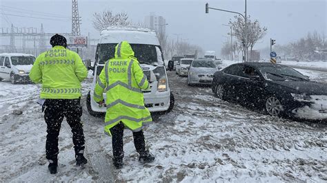 Urfa Diyarbakır yolu ulaşıma kapandı