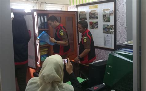 Kejaksaan Negeri Prabumulih Geledah Kantor Dinsos Di Lantai 8 Gedung