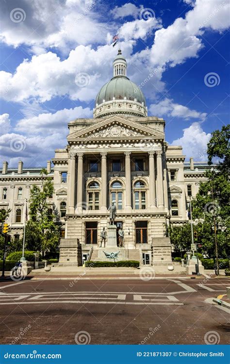 The Indiana State Capitol Building, Indianpolis Editorial Photography ...