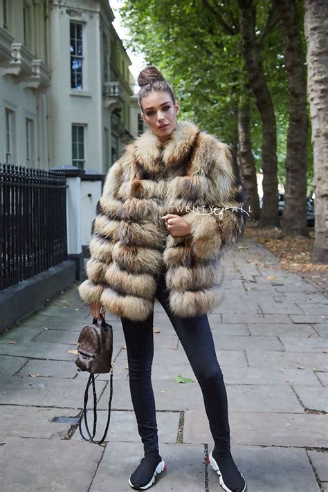 7 Ring Natural Raccoon Fur Coat With Collar Silver Fox Blue And Silver