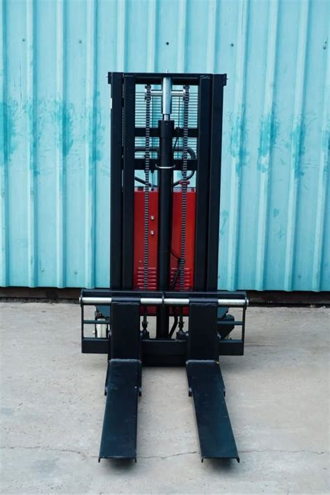 SRE Manual Semi Electric Stacker For Material Handling DC At Rs 95000