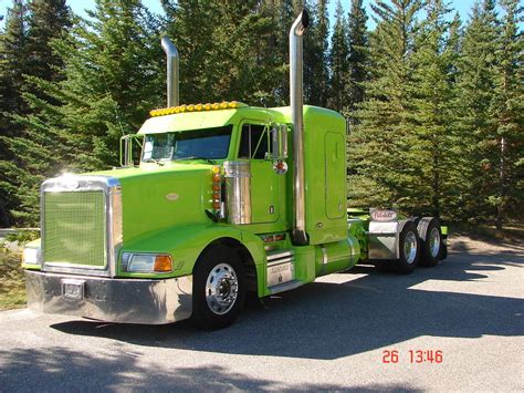 Custom Peterbilt 377 with Black Diamond Chop Rods