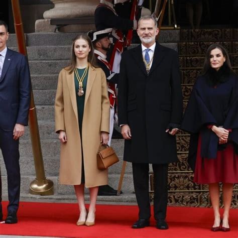 Los Reyes Felipe Y Letizia Y La Princesa Leonor Junto A Pedro S Nchez