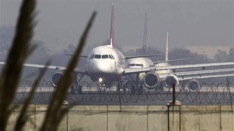 Us Airport Worker Sucked Into Planes Engine In Chilling Accident In